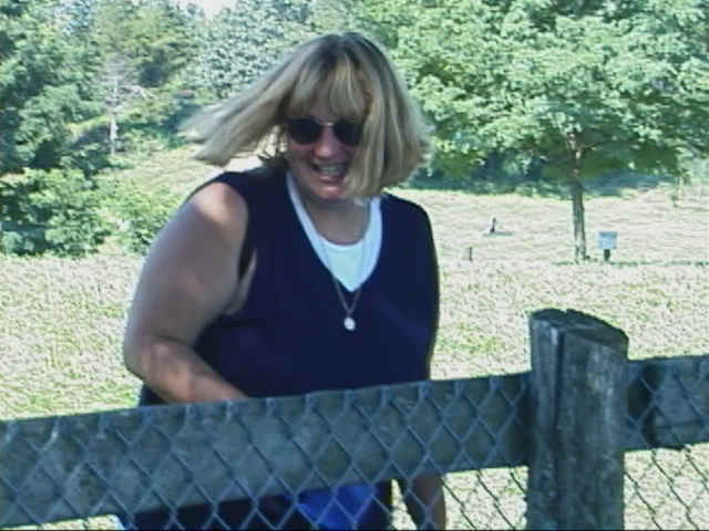 Laura.jpg (172110 bytes)