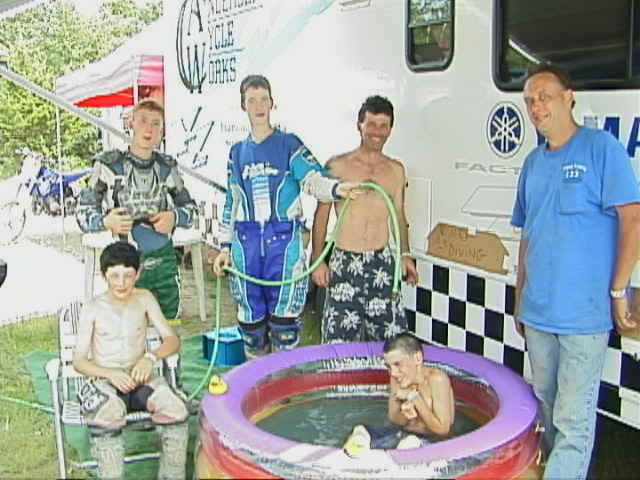 PoolFun.jpg (192010 bytes)